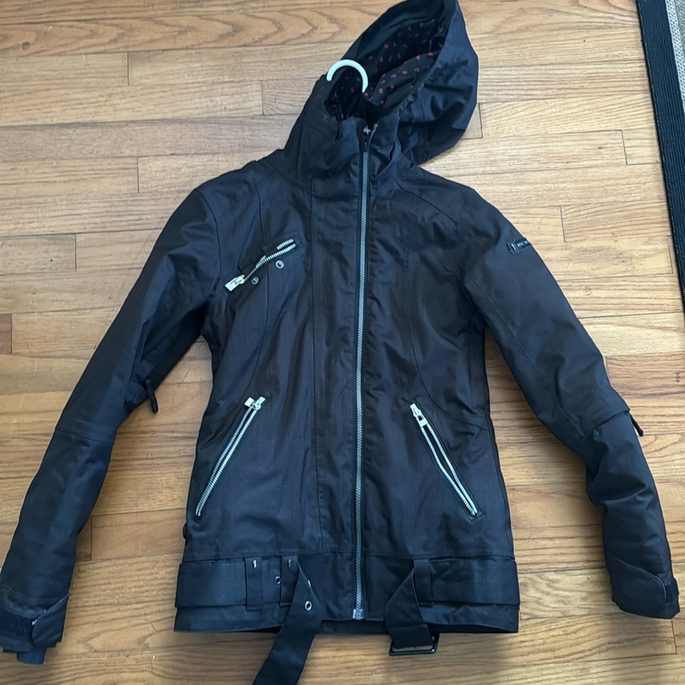 Black/charcoal petite da snowboarding jacket. Used once.  Form fitting. Warm.